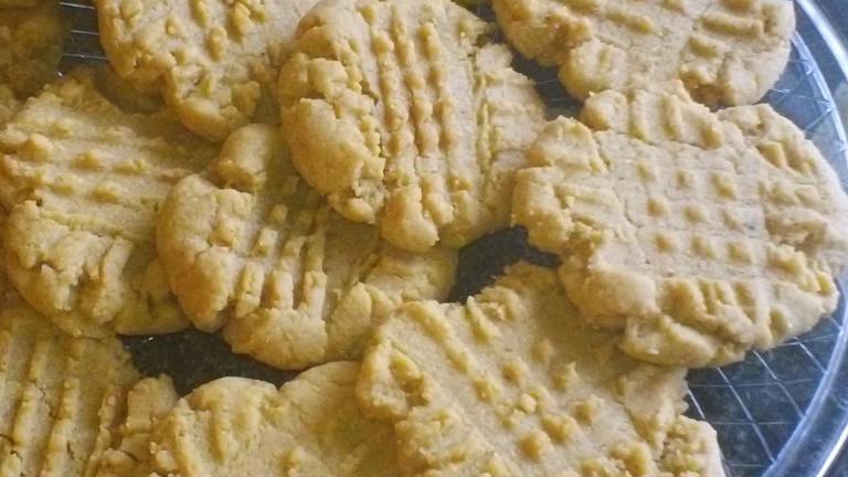 Gluten Free Peanut Butter Cookies created by The Nocturnal Baker