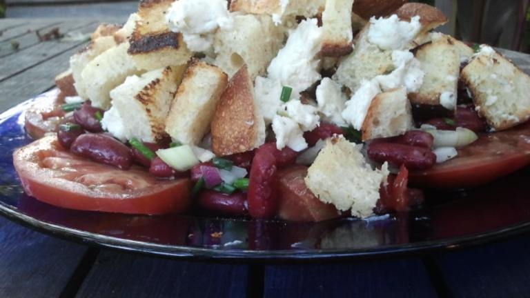 Tomato, Blue Cheese, and Kidney Bean Salad created by alvinakatz