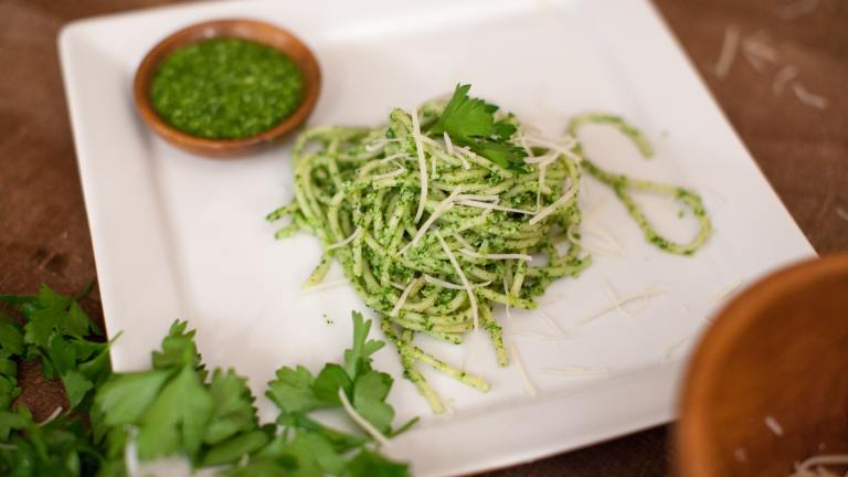 Spaghetti With Mint & Parsley Pesto Created by Food.com