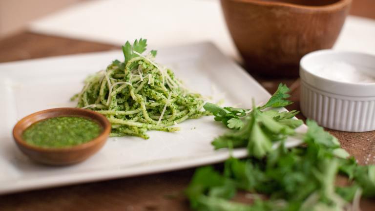 Spaghetti With Mint & Parsley Pesto created by Food.com