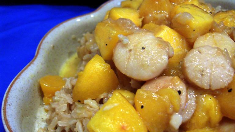 Sauteed Sea Scallops With Caramelized Peaches Created by Derf2440