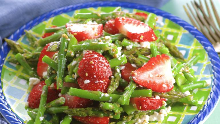 Asparagus Strawberry Salad created by May I Have That Rec