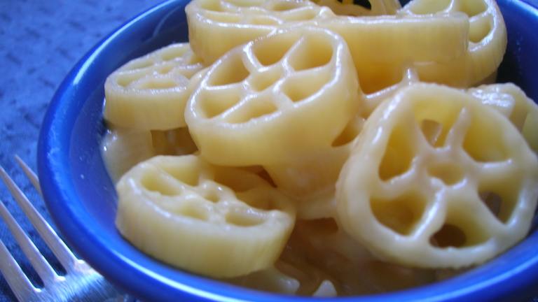 Budget Macaroni and Cheese created by Pam-I-Am