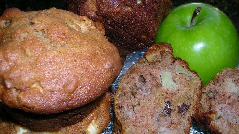 Apple Raisin Walnut Muffins Created by CoolMonday