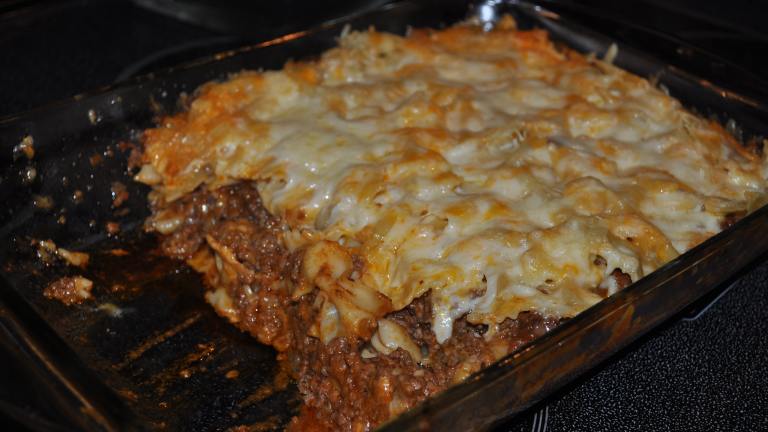 Cheesy Layered Ground Beef and Pasta Casserole Created by Finally a mom
