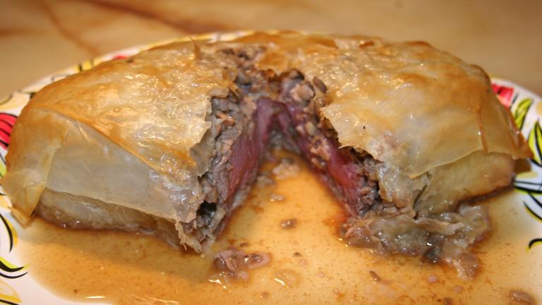 Filet Mignon En Phyllo Avec Sauce Madere Created by kymgerberich