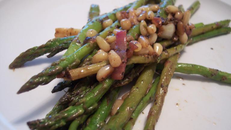 Asparagus with Toasted Pine Nuts & Lemon Vinaigrette created by jrusk
