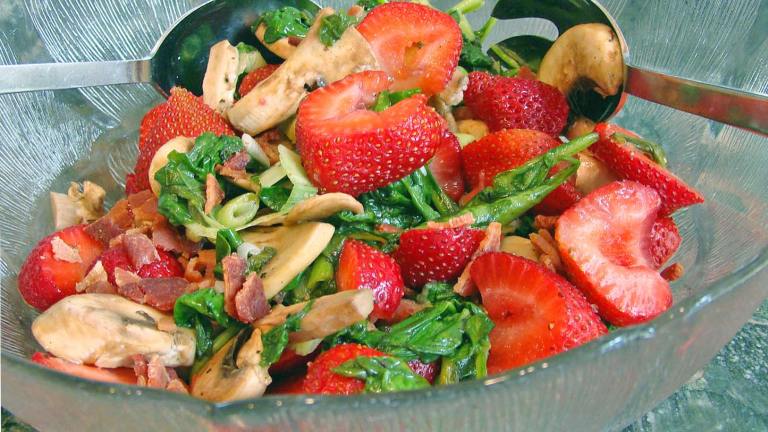 Wilted Spinach and Mushroom Salad with Bacon and Strawberries Created by Derf2440