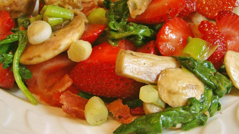 Wilted Spinach and Mushroom Salad with Bacon and Strawberries Created by Derf2440