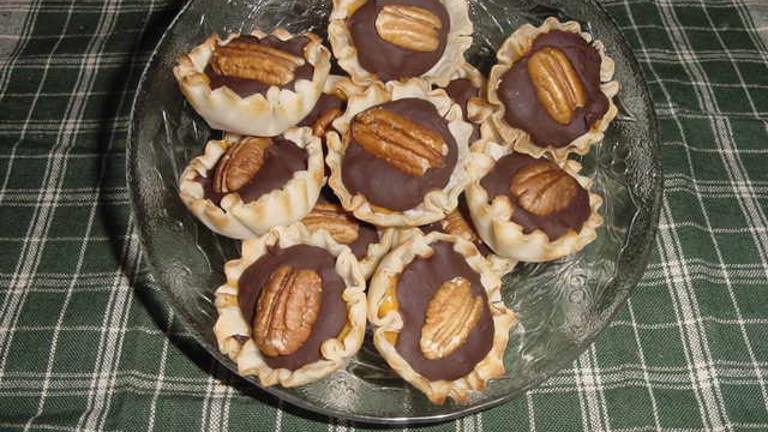 Mini Butterscotch Choco-Pecan Phyllo Cups created by TheDancingCook