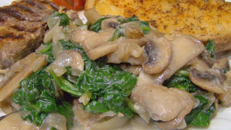 Creamed spinach with mushrooms and onions Created by Derf2440