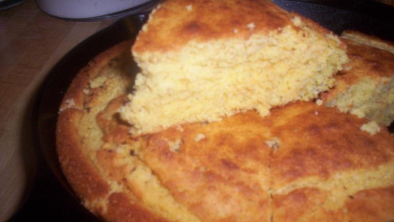 Simple Skillet Cornbread Created by Chef shapeweaver 