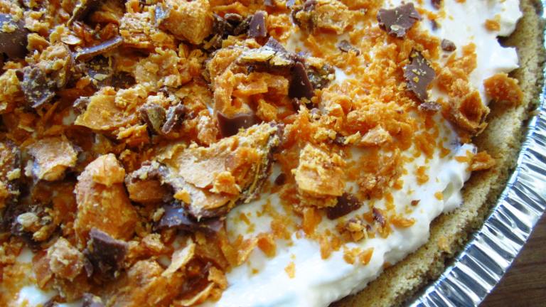 5-Ingredient Butterfinger Pie Created by gailanng
