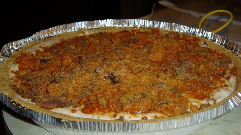 5-Ingredient Butterfinger Pie Created by Thedeath458
