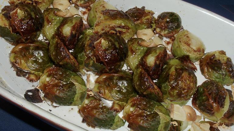 Roasted Brussels Sprouts with Browned Garlic created by Bergy