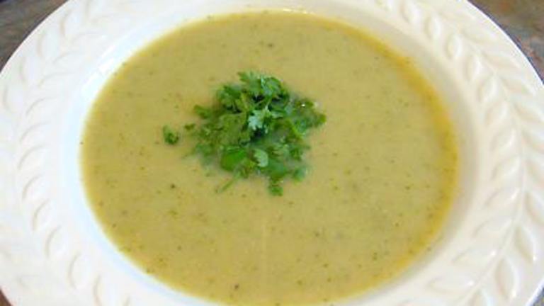 Hearty Low Fat Broccoli Soup created by Derf2440