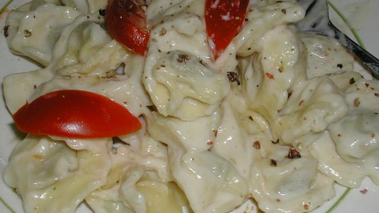 Tortellini With Creamy Roasted Garlic Sauce created by MarraMamba
