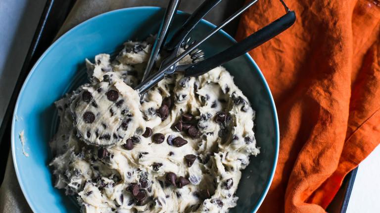 Safe to Eat Raw Chocolate Chip Cookie "dough" Created by Ashley Cuoco