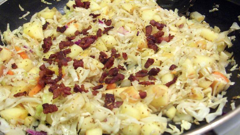 Mom's Hot Skillet Bacon Cole Slaw With Apples created by Derf2440