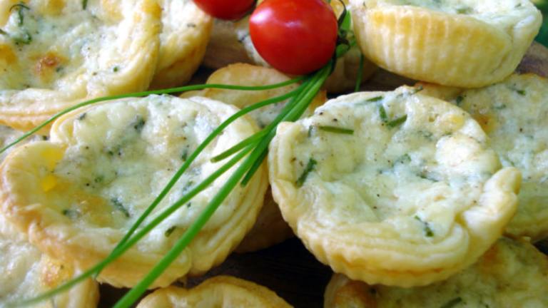 Puff Pastry Cheese and Chives Baskets Created by Laka 