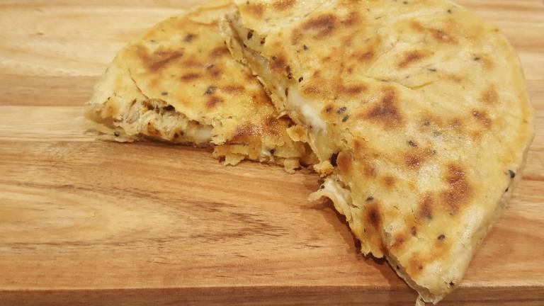 Cheesy Chilli Naan Bread Created by FlipTheScript Recipe