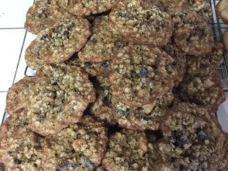 Dried Cranberry-Walnut Oatmeal Cookies