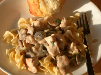 Easy Creamy Chicken With Mushrooms and Onions