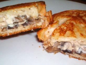 Diane's Low Fat Mushroom Sandwiches and Sauce