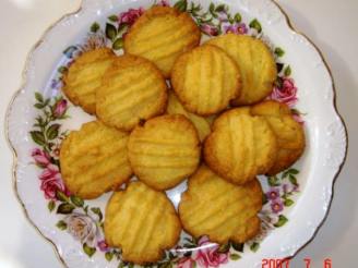 Glen’s Coconut Biscuits (Cookies)