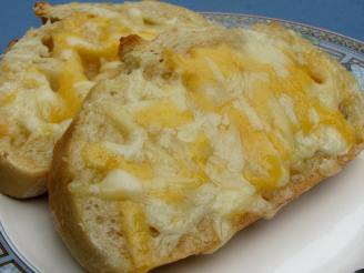 Fast and Easy Garlic Cheese Bread
