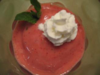 Chilled Strawberry Romance: the Soup       (Low Fat)