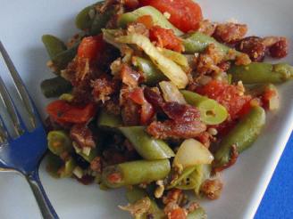 Green Beans With Tomato, Onion and Bacon