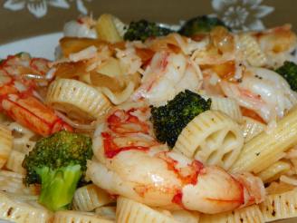 Broccoli Shrimp Pasta Toss