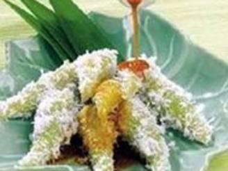 Kue Lupis (Indonesian Sweet Sticky Rice Dumplings)