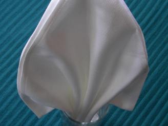 Serviette/Napkin Folding, Fleur De Lis in a Glass Version3