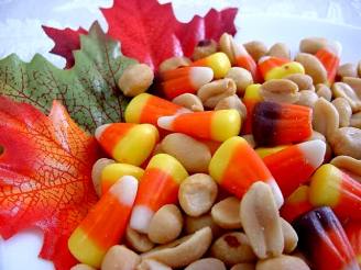 Halloween Party Treat (Candy Corn and Peanut Mix)