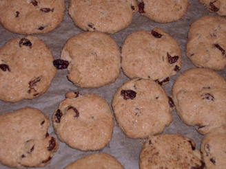 Grape Molasses Raisin Cookies