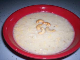 Cheesy Cauliflower Soup With Roasted Cashew Nuts