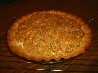 Apple Crumb Cheesecake Pie