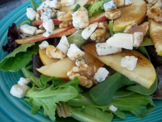 Festive Winter Salad With Walnuts and Apples