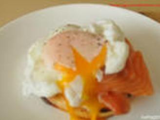 Poached Egg and Smoked Salmon Crumpets