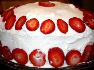 Easy Dreamy Strawberry Cream Cake