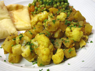 Curried Cauliflower and Potatoes (Aloo Gobi)