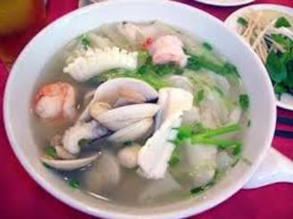 Vietnamese Seafood Pho Recipe (Pho Hai San)