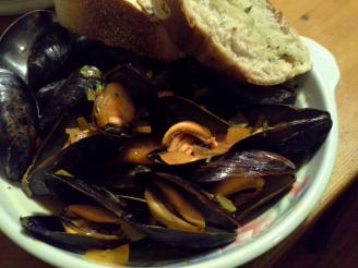 Mussels in Saffron Broth (Cozze Allo Zafferano)
