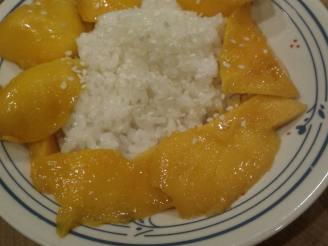 Sweet Sticky Rice With Mango (Kha Neow Mamuang)