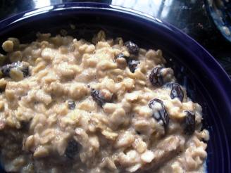 Raisin Oatmeal with Spices