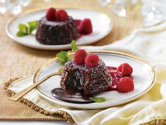 Quick and Easy Raspberry Coulis With Molten Lava Truffle Cakes