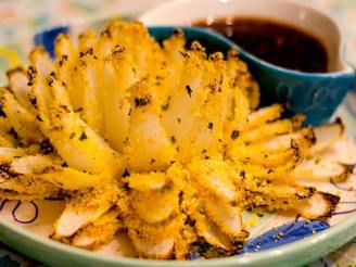 Baked Blooming Onion With Thai Sweet Chili Sauce (Gluten-Free)