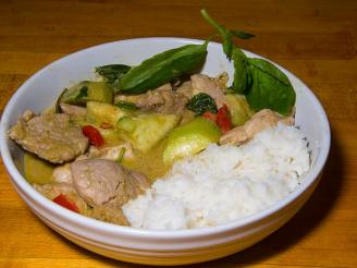Thai Green Curry Paste With Pork and Chinese Okra
